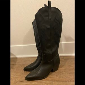 Never worn White Fox cowboy boots